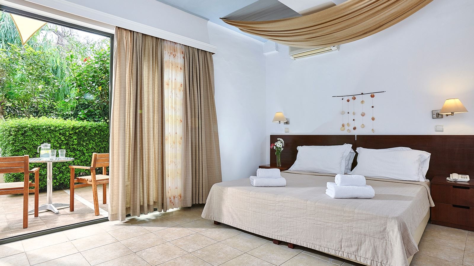 rooms-double-land-view