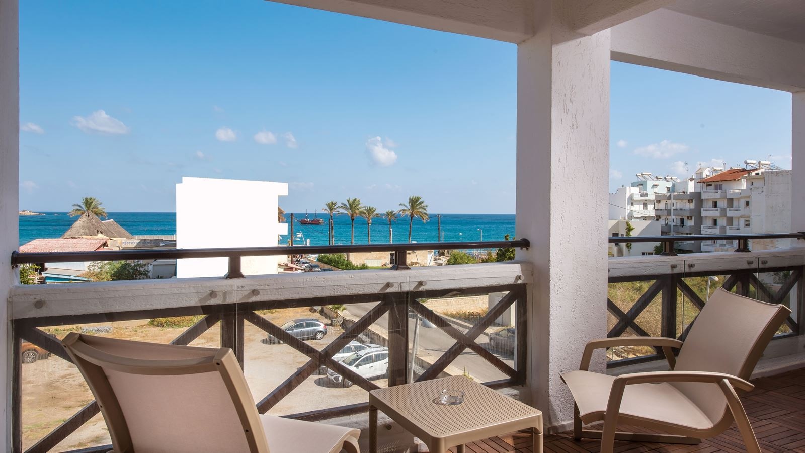 rooms-suite-1-bedroom-gardenview