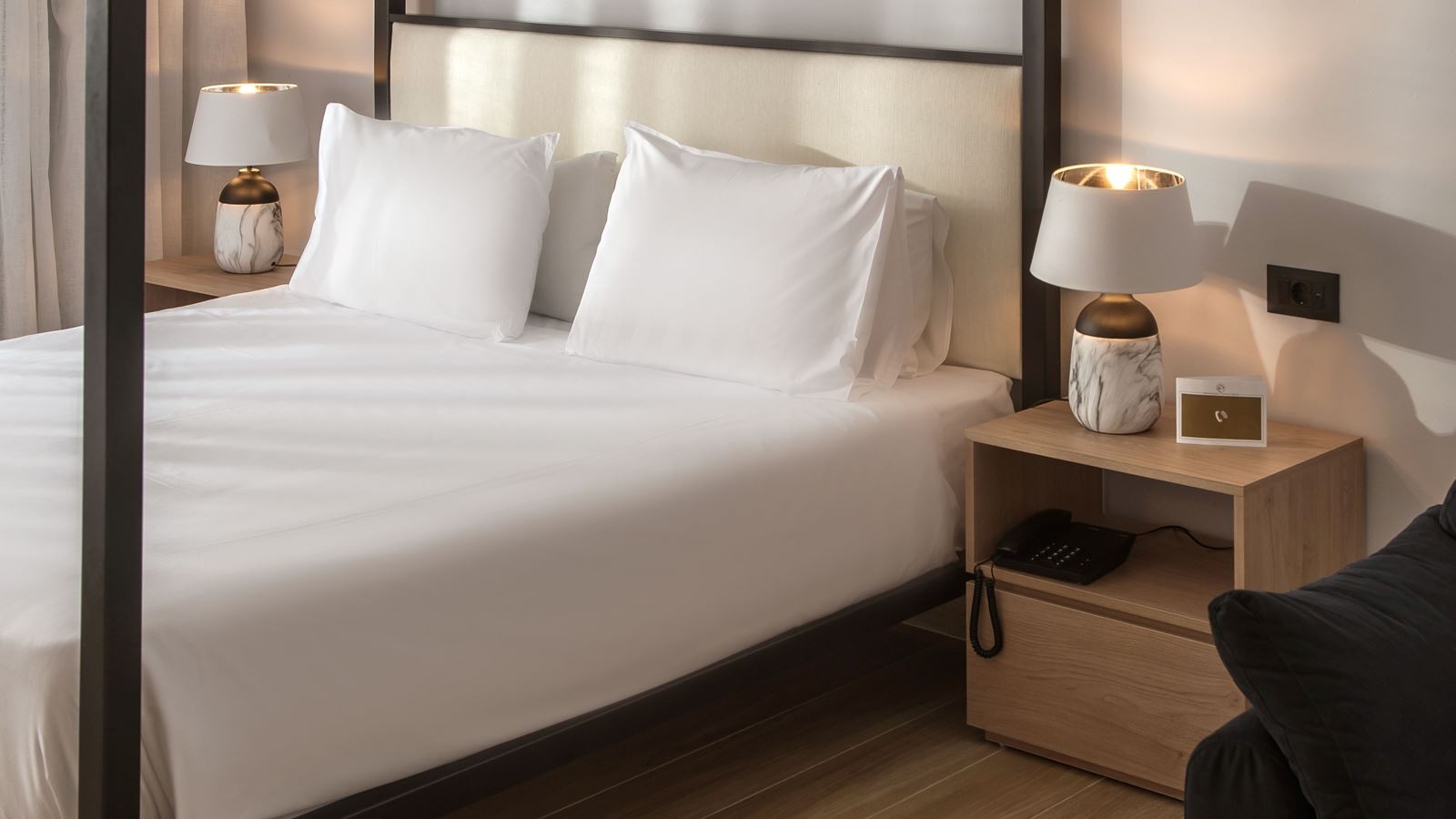 rooms-suite-1-bedroom-gardenview