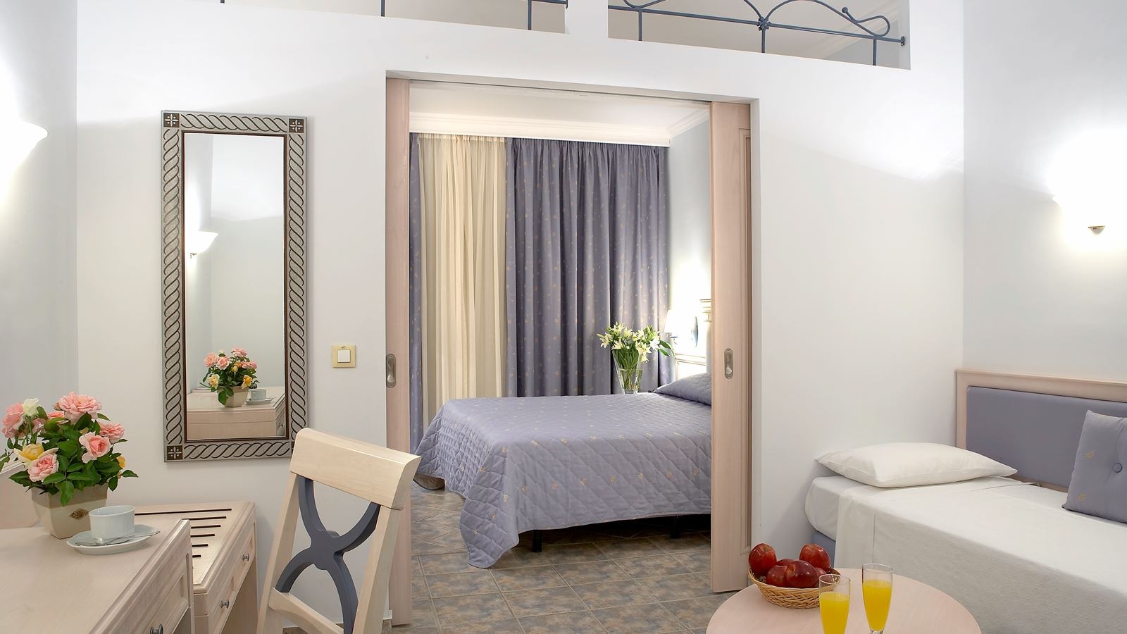 rooms-superior-family-room