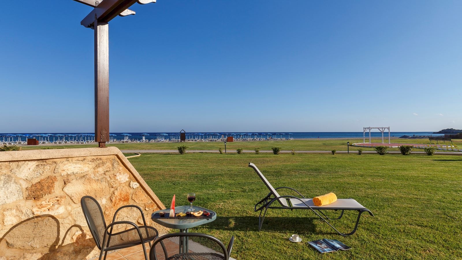 rooms-superior-family-room-beach-front