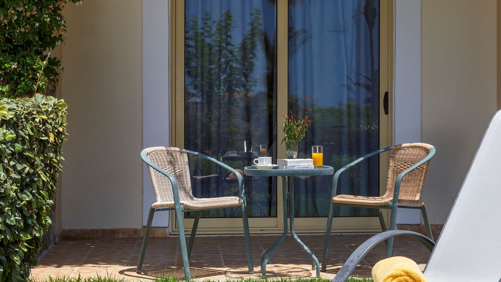 rooms-superior-family-room