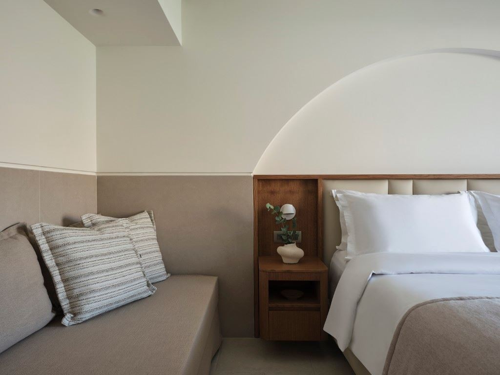 rooms-superior-family-room