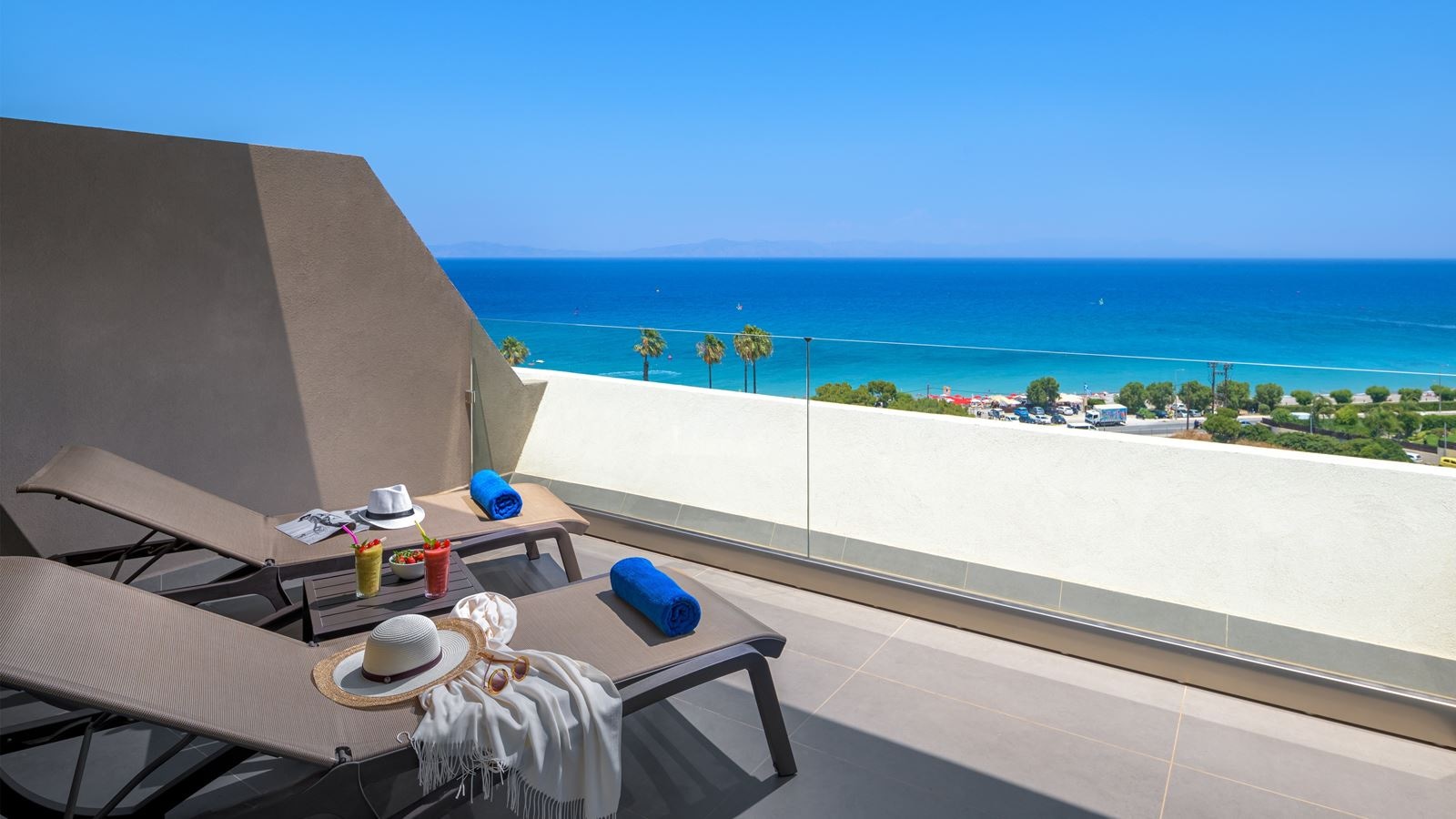 rooms-suite-sea-view-1-broom-with-balcony