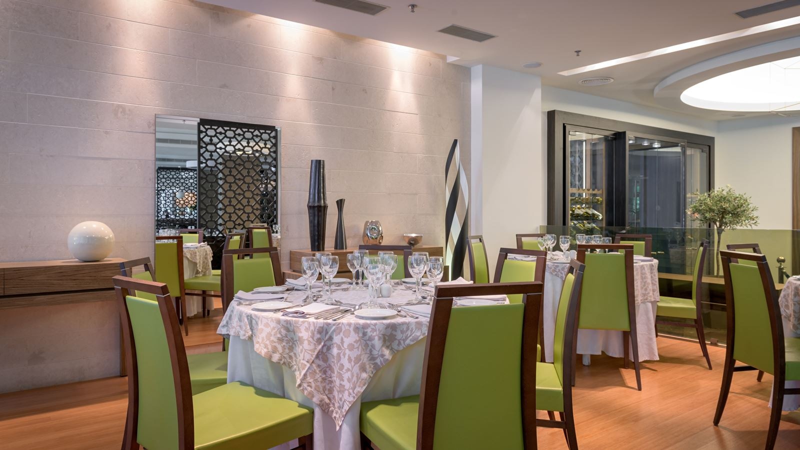 restaurants-elaia-main-restaurant