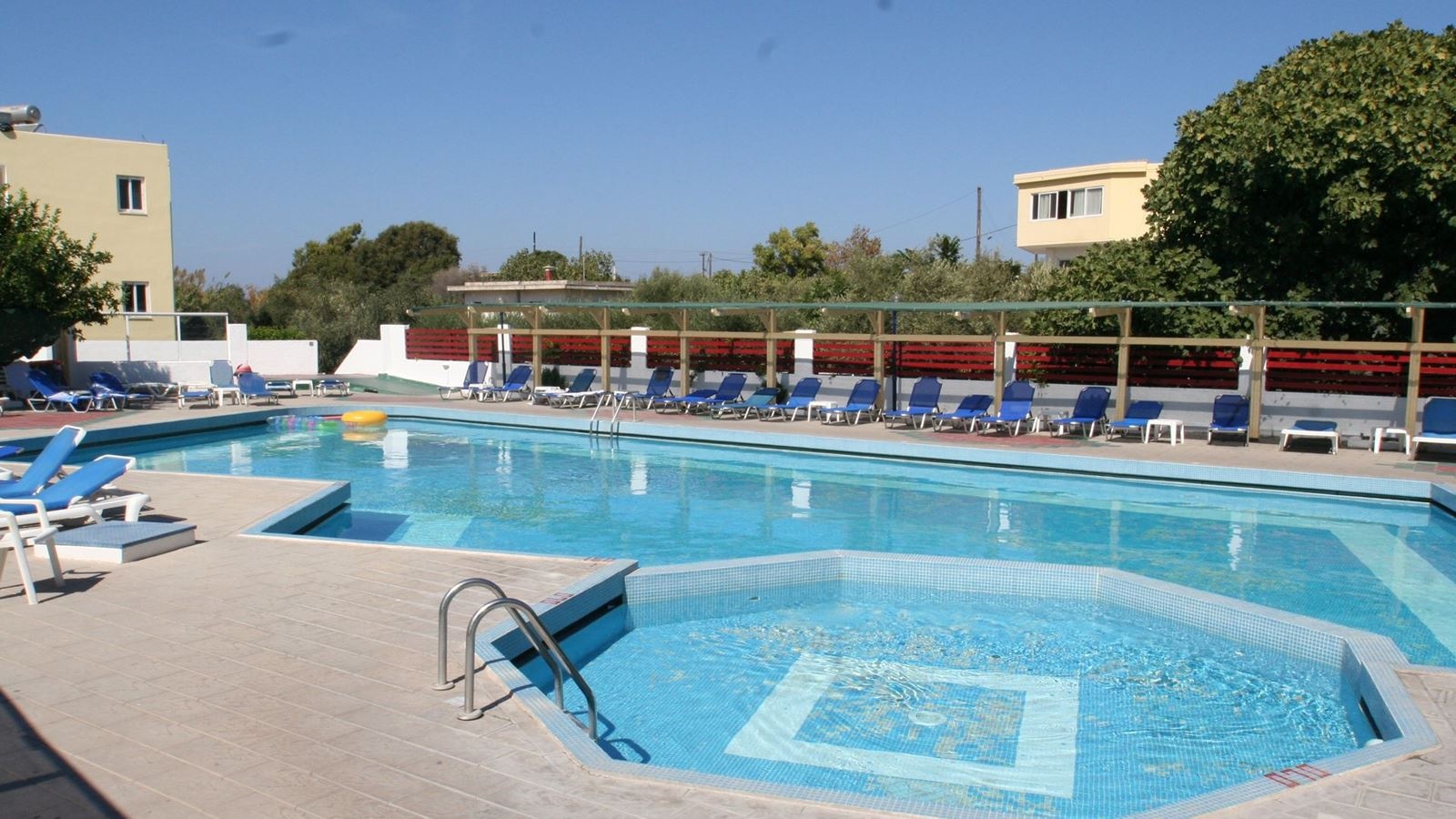 pools-outdoor-childrens-pool