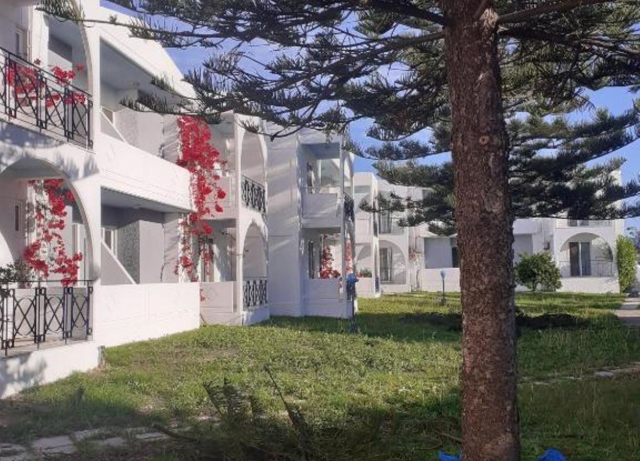 rooms-triple-room-balcony-or-terrace