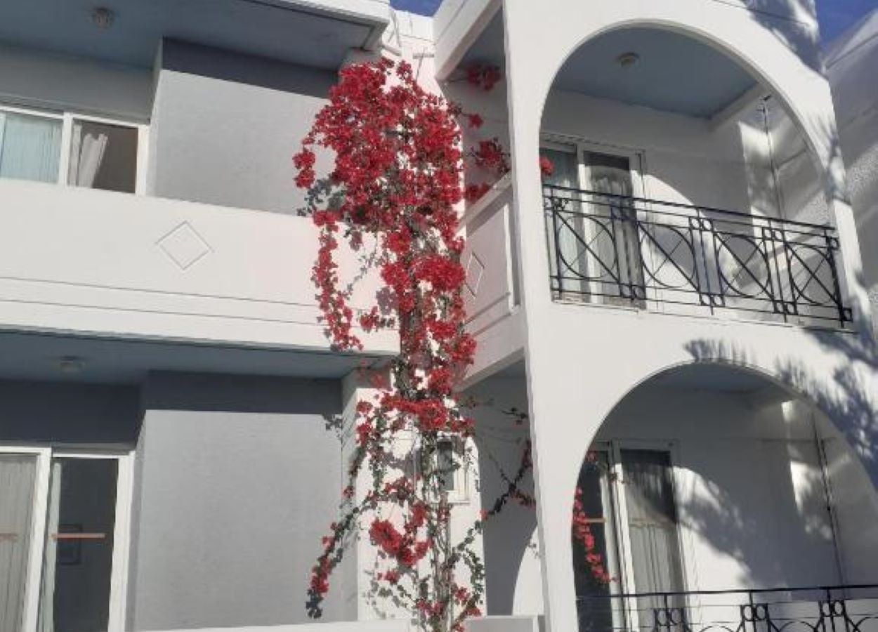 rooms-triple-room-balcony-or-terrace