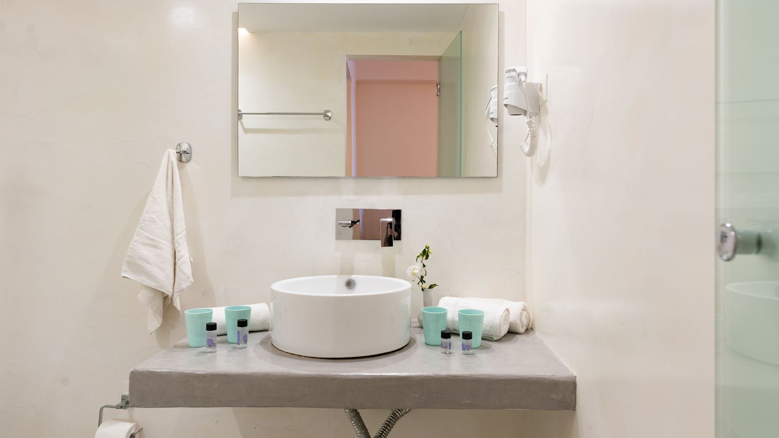 rooms-roon-superior-seaview