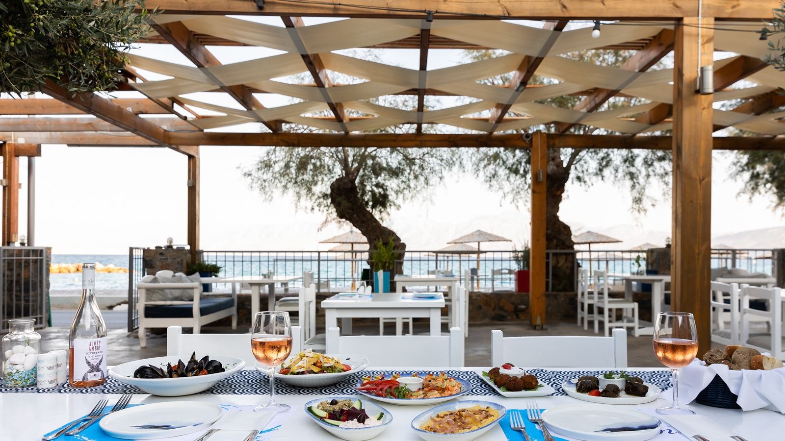 restaurants-meltemi-sea-side-restaurant