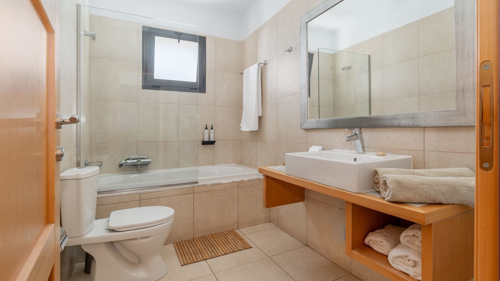 rooms-superior-bungalow-side-sea-view