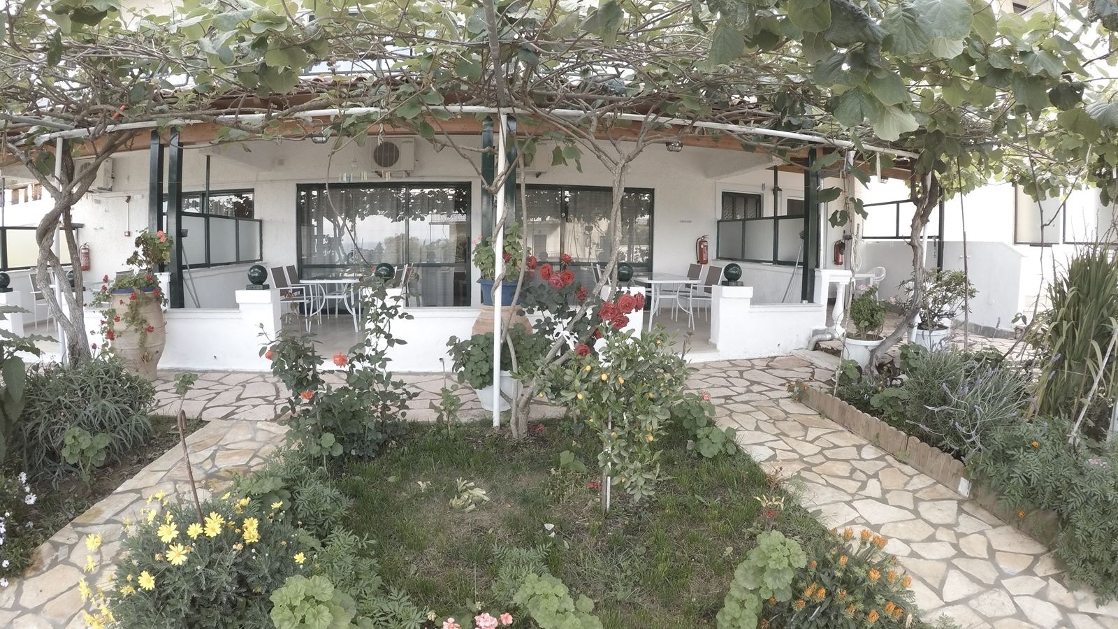 rooms-apartment-2-bedroom-4-pax