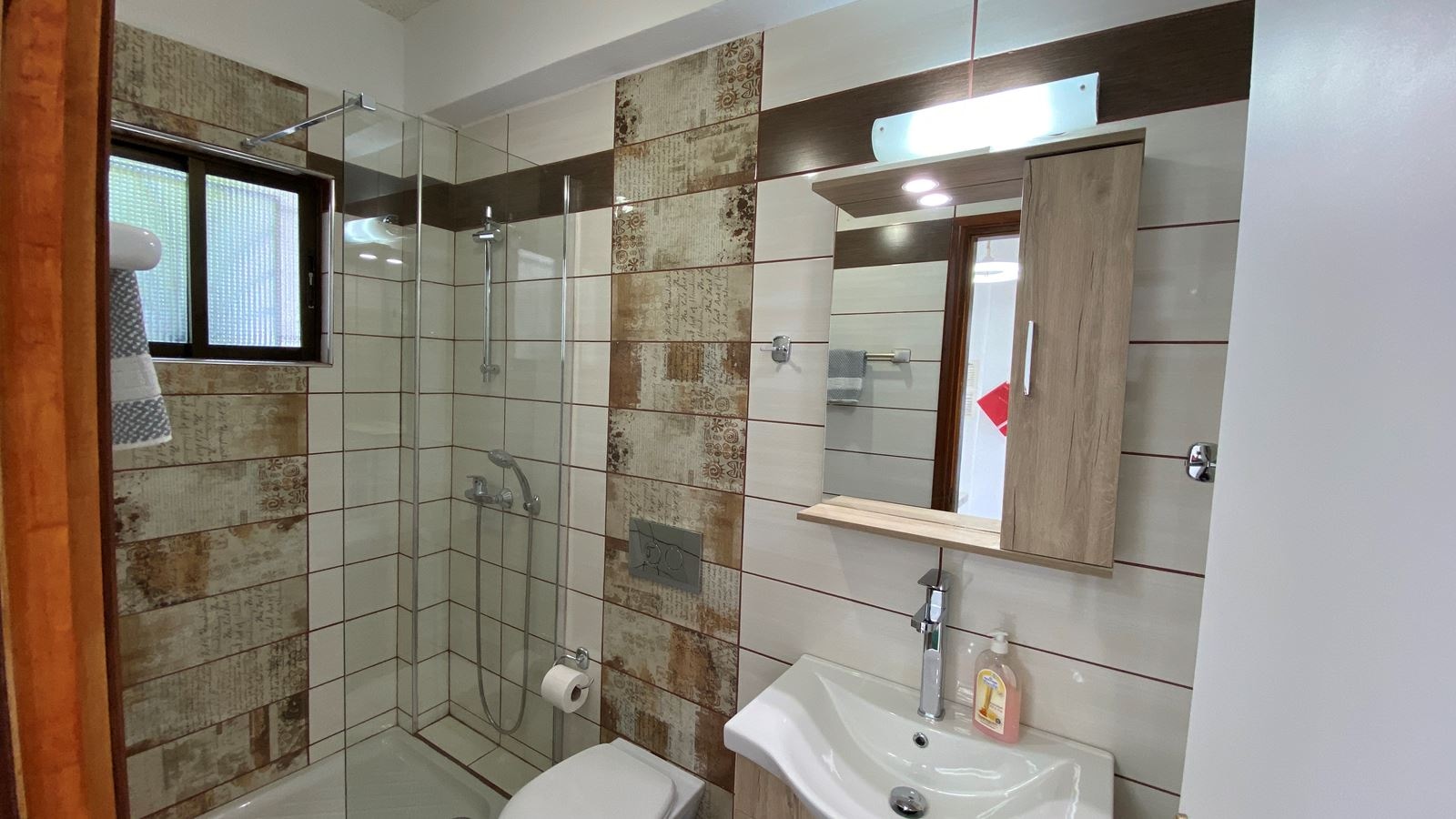 rooms-apartment-2-bedroom-5-pax