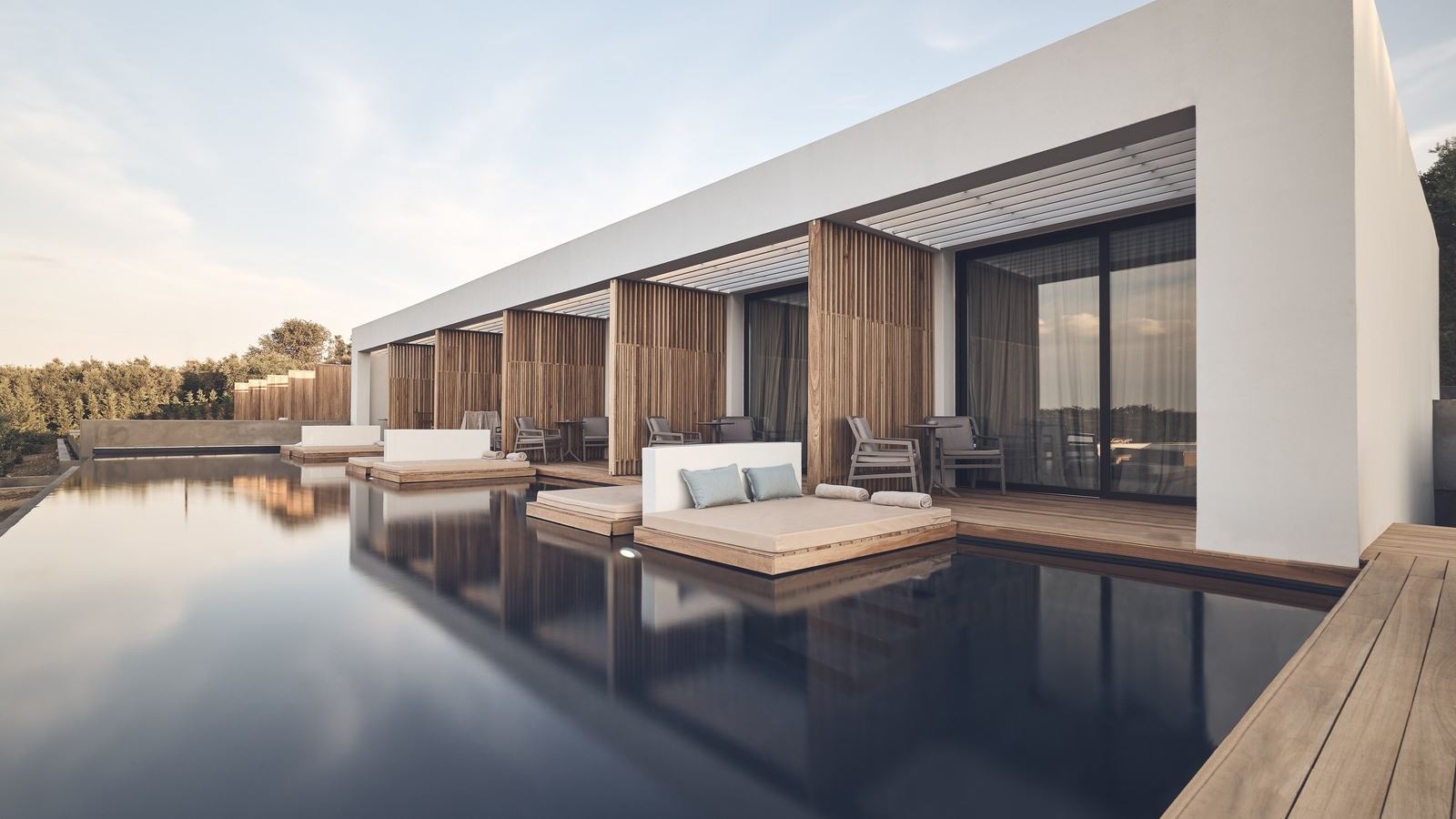 rooms-junior-suite-swim-up-with-sun-deck