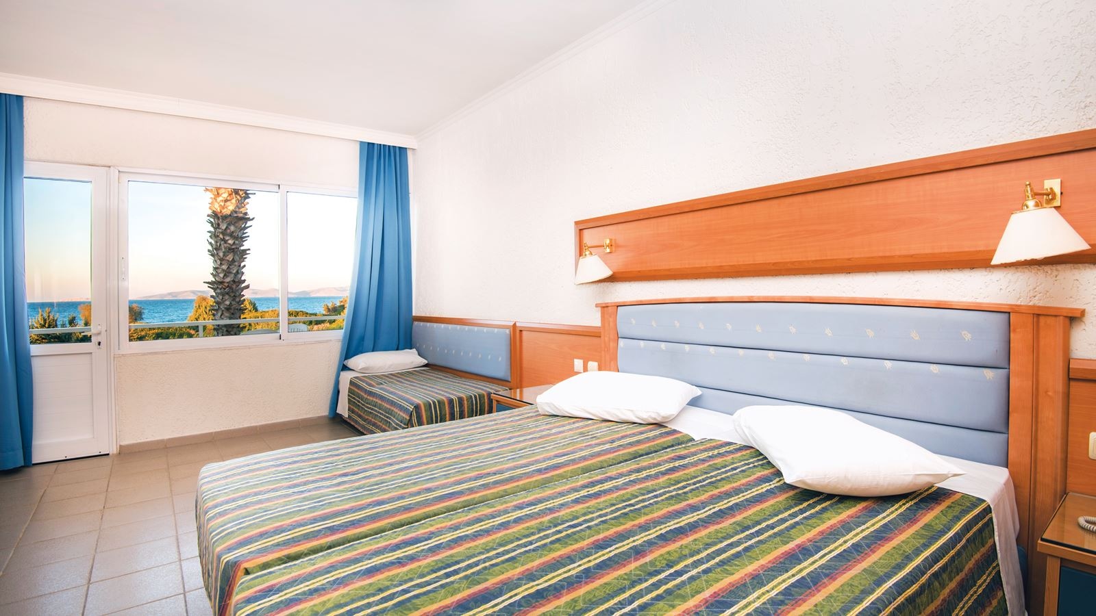 rooms-standard-twin-sea-view-twin-room