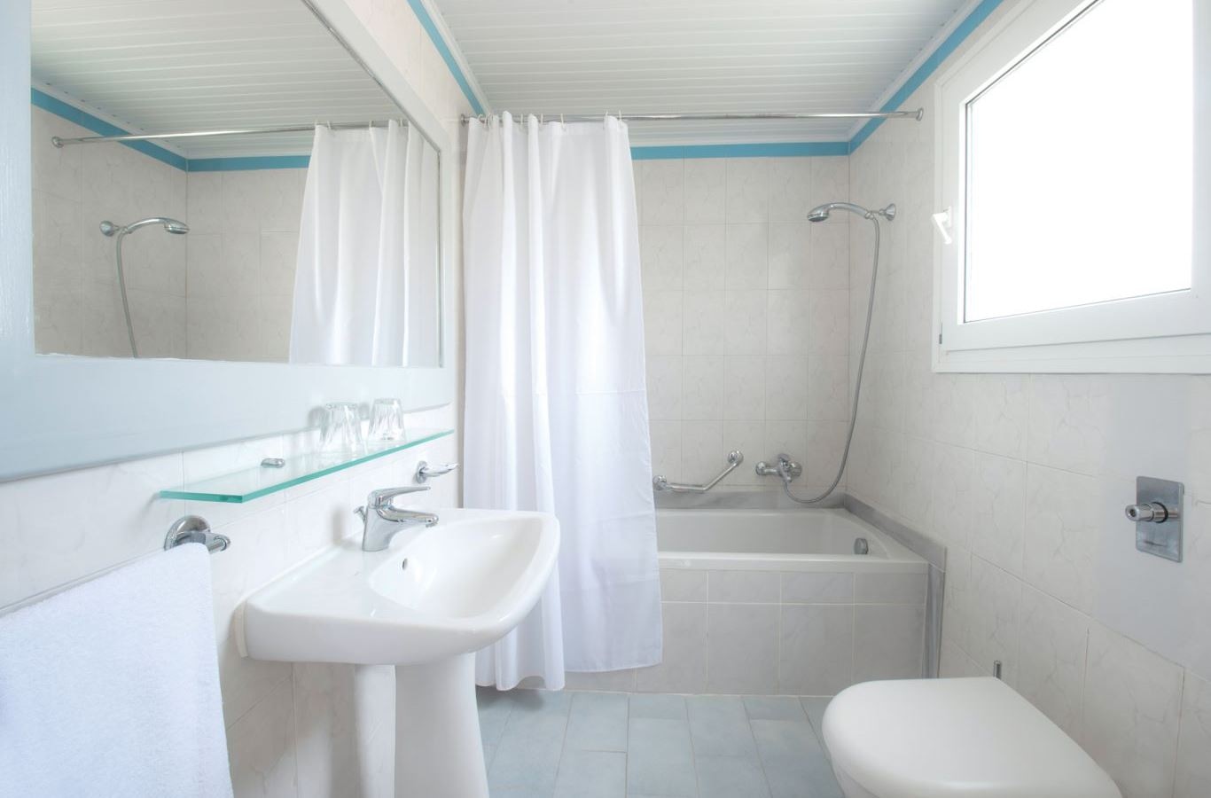 rooms-standard-twin-sea-view-twin-room