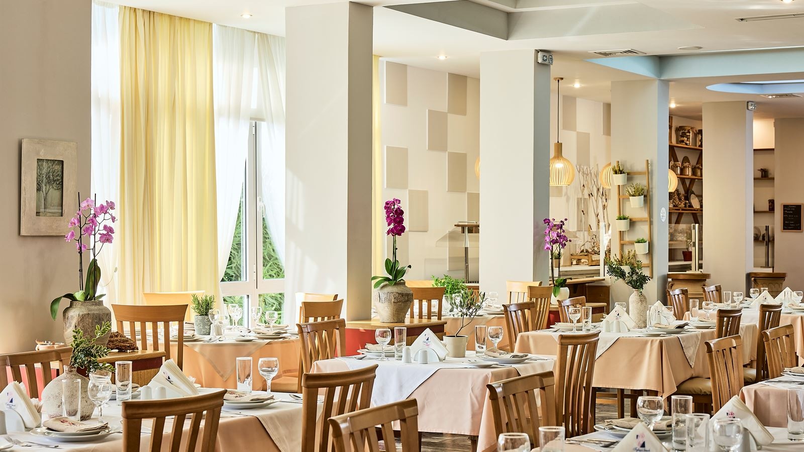 restaurants-main-restaurant