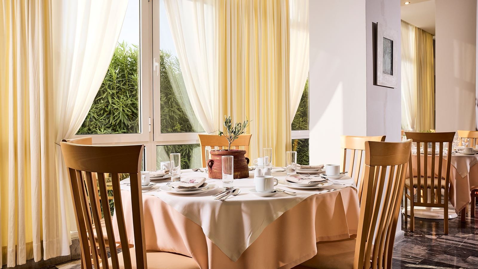 restaurants-main-restaurant