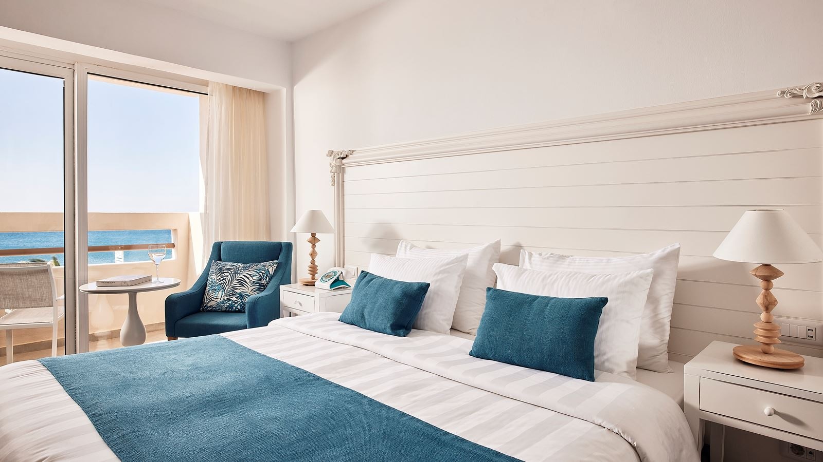 rooms-superior-room-sea-view