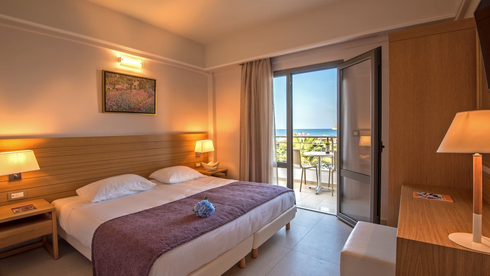 rooms-double-room-pool-or-garden-view