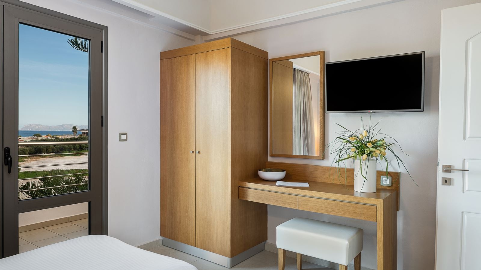 rooms-double-room-inland-view