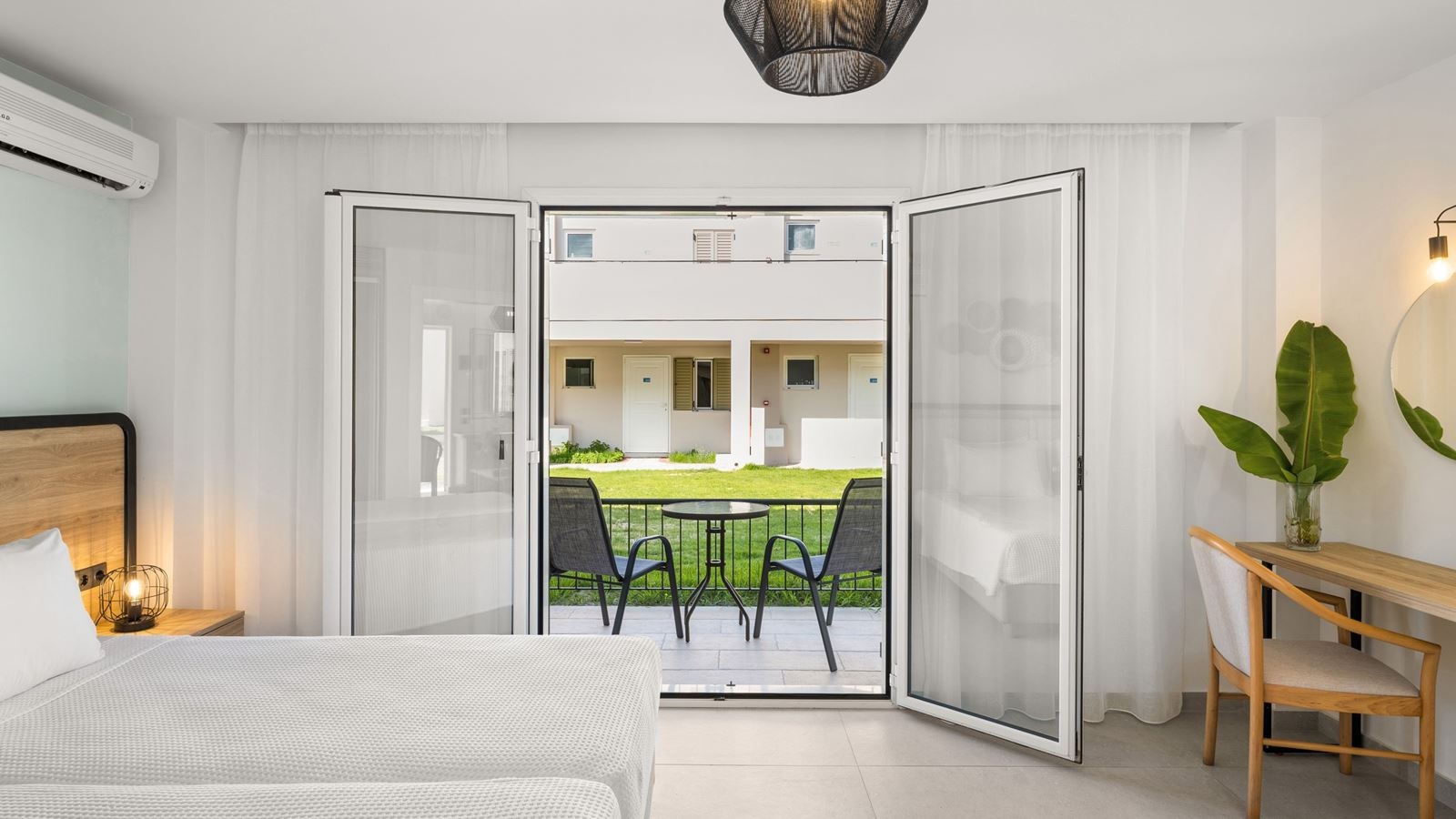 rooms-superior-family-rooms-with-garden-view