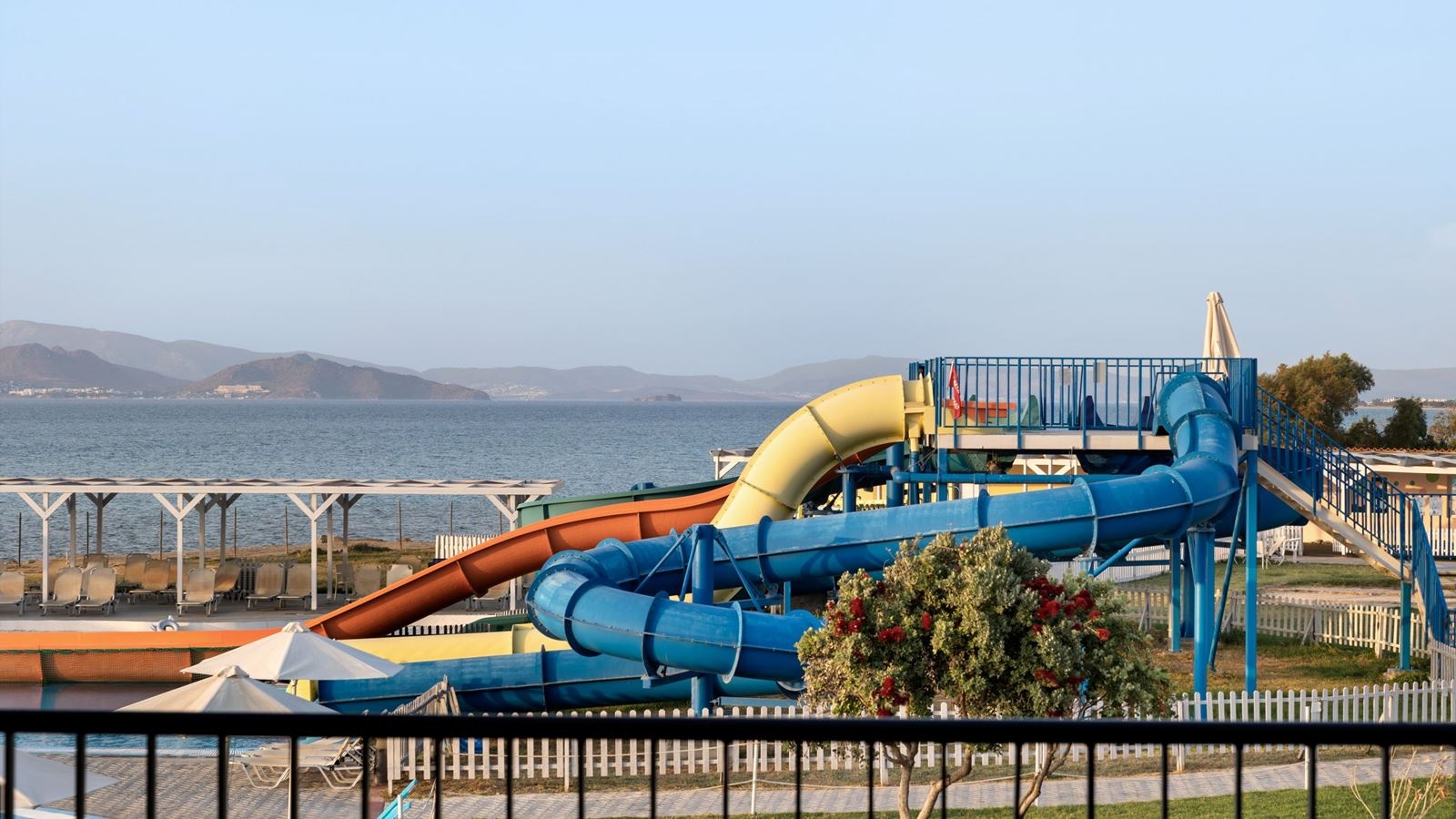 rooms-superior-family-rooms-with--side-sea-view