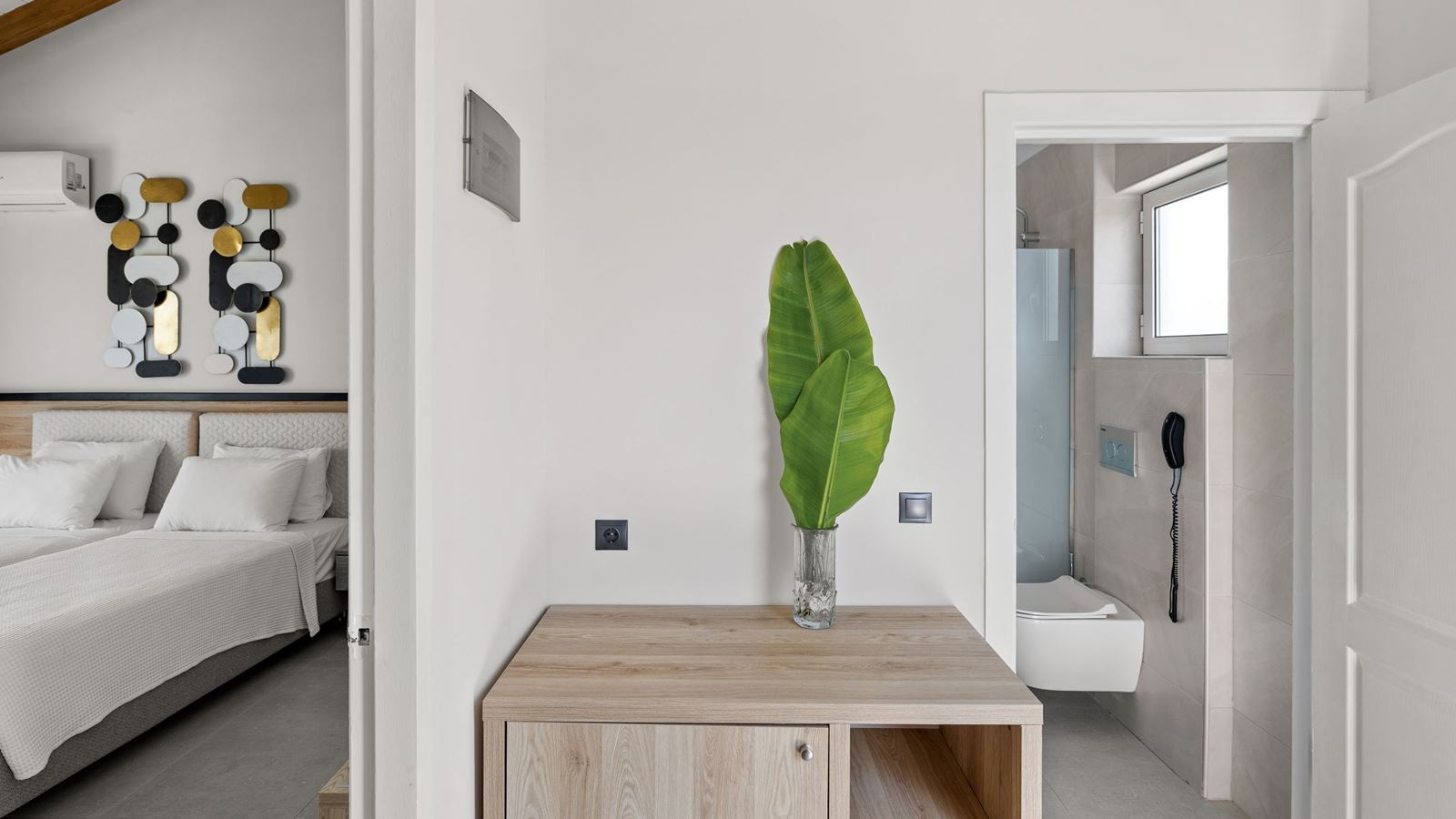 rooms-family-suite-room-with-side-sea-view