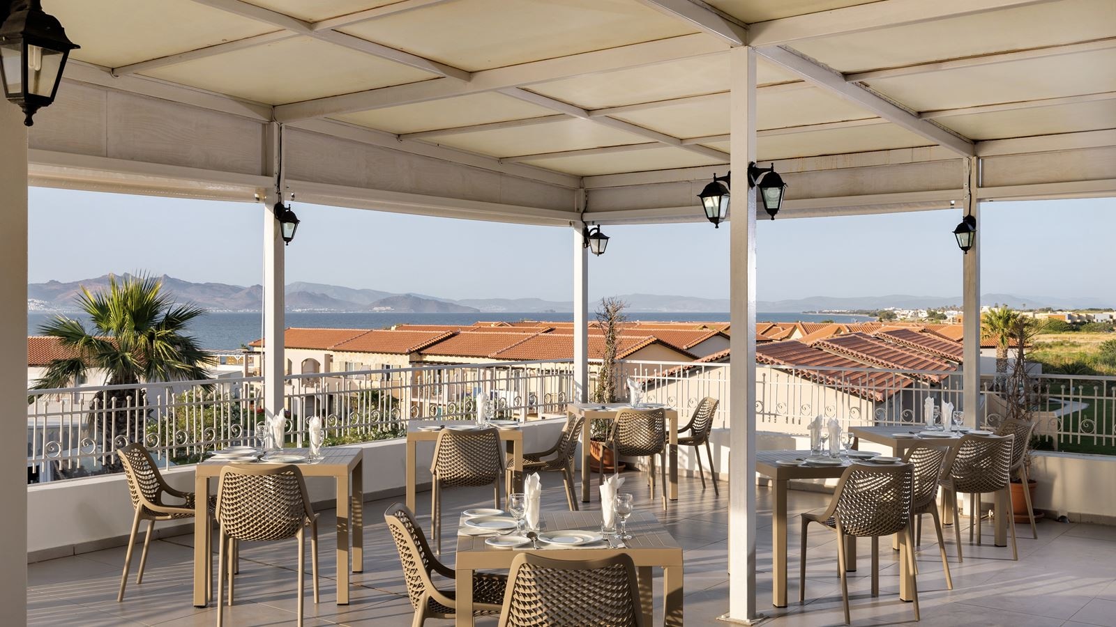 restaurants-dionysos-greek-specialty-restaurant