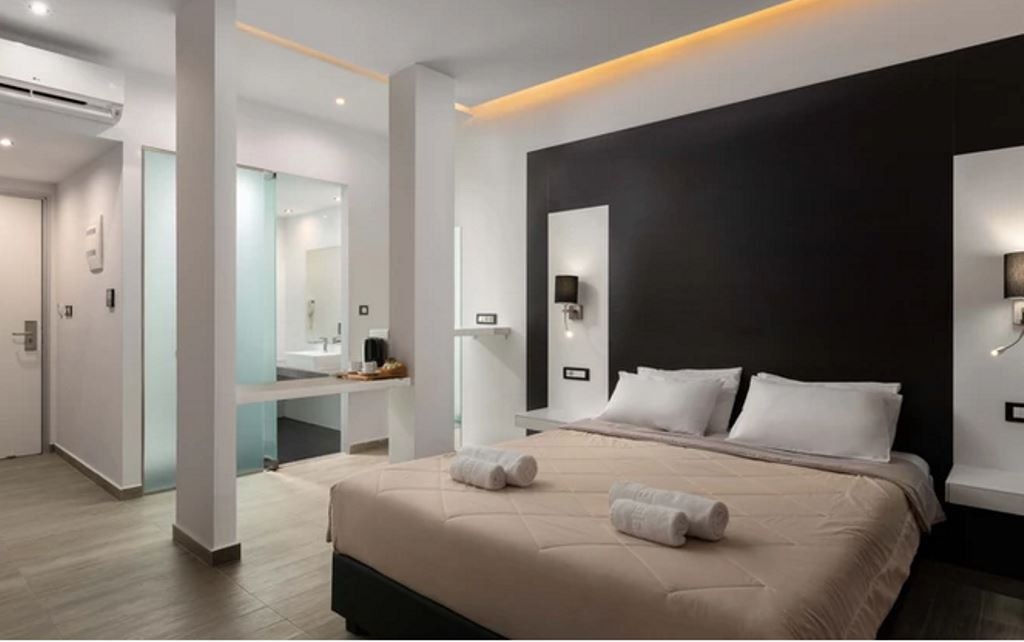 rooms-double-deluxe-room-sidesea-view