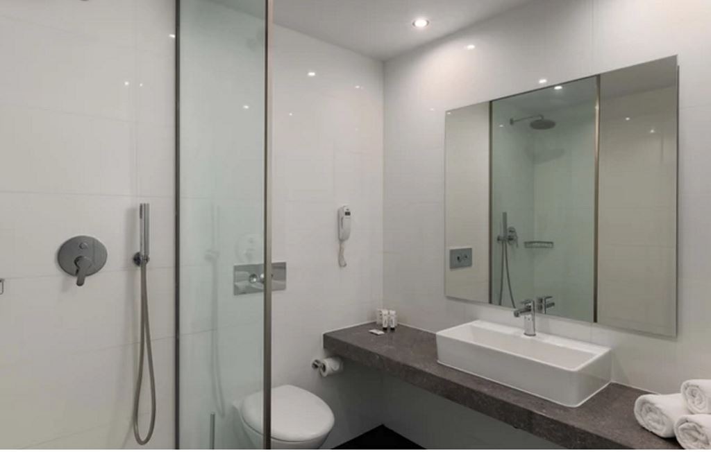 rooms-double-deluxe-room-sidesea-view