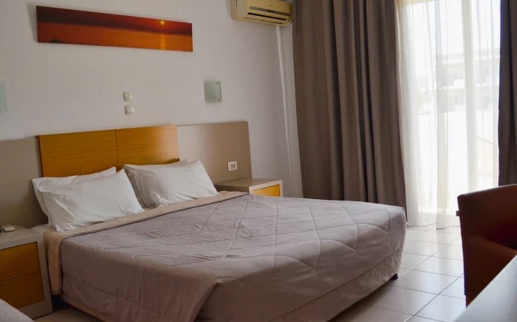 rooms-family-room-2-bedrooms