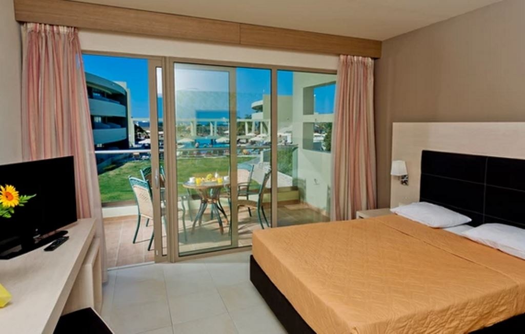 rooms-suite-with-jacuzzi