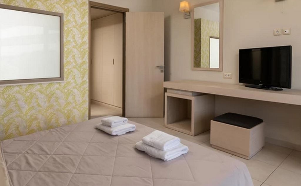 rooms-suite-with-jacuzzi