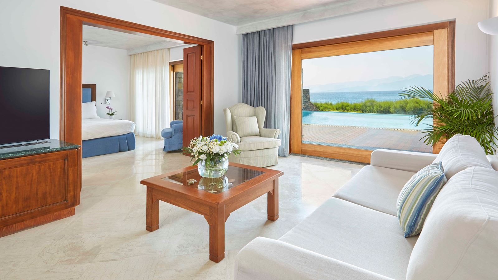 rooms-mediterranean-villa-front-sea-view-wtih-a-private-pool