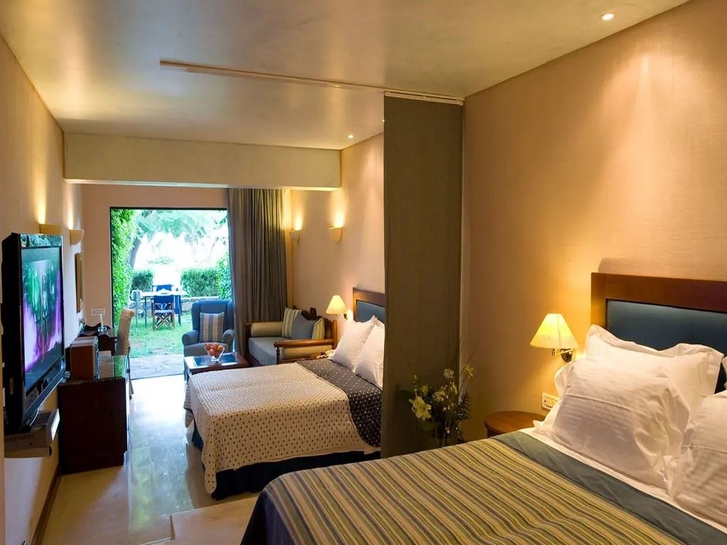 rooms-superior-bungalow-side-sea-view