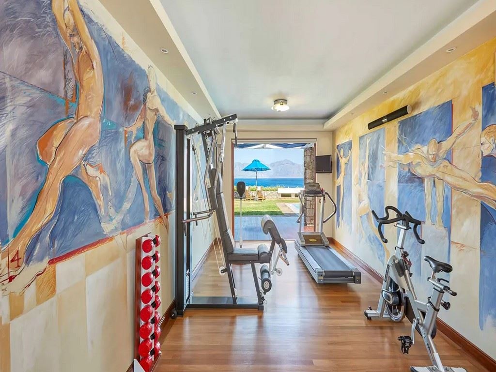 rooms-the-palace-suite-front-sea-view-with-a-private-heated-pool