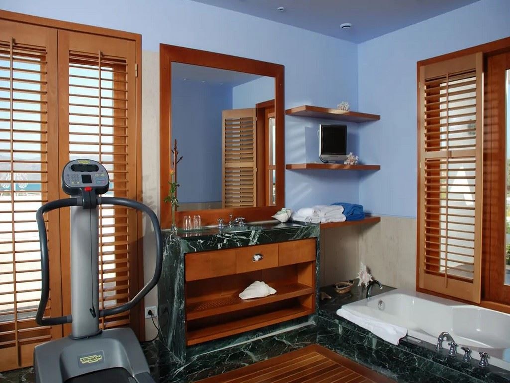 rooms-the-penthouse-suite-with-panoramic-sea-view