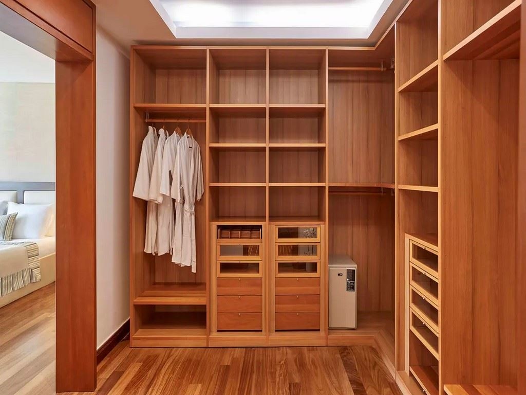 rooms-the-presidential-suite-waterfront-with-a-private-heated-pool