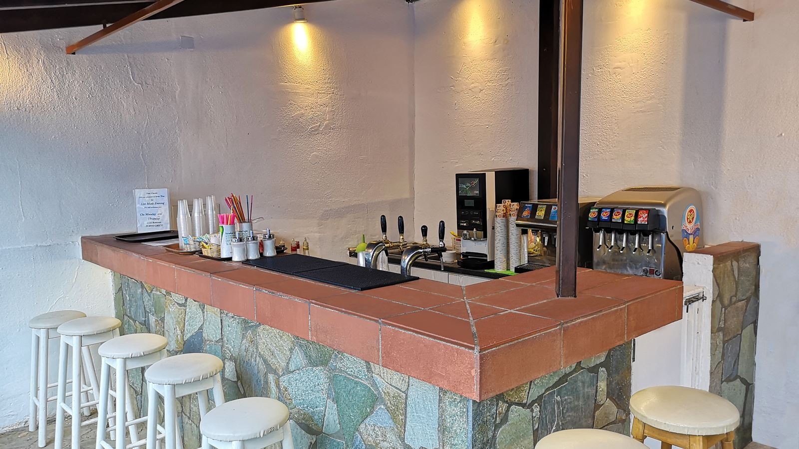 bars-piccola-pool-bar