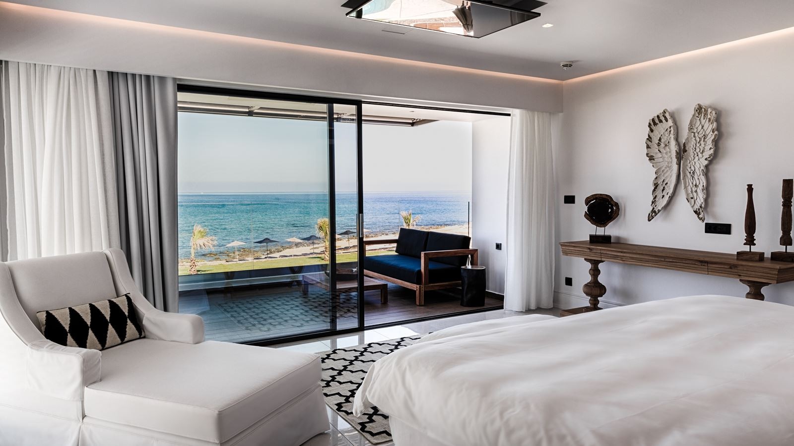 rooms-dream-villa-beach-front-private-pool