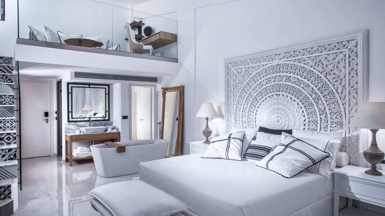 rooms-loft-luxury-seafront-guestroom-private-pool