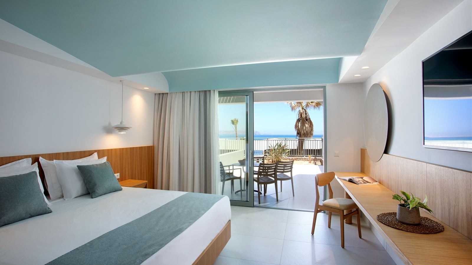 rooms-family-4bedded-room-with-sea-view