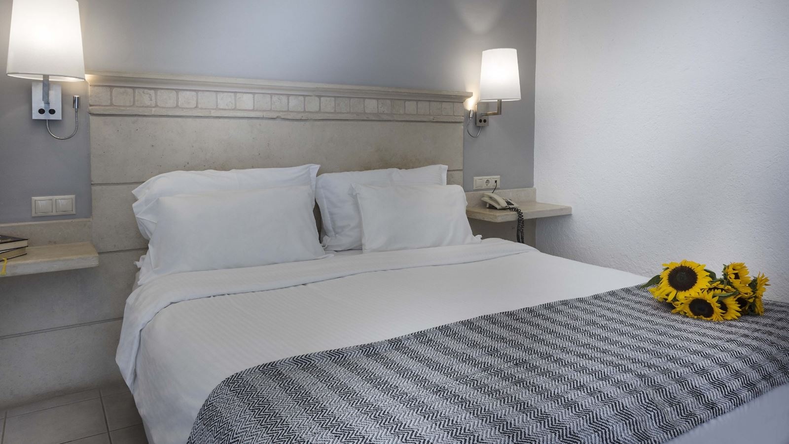 rooms-room-standard-double-garden-view-balcony-or-terrace