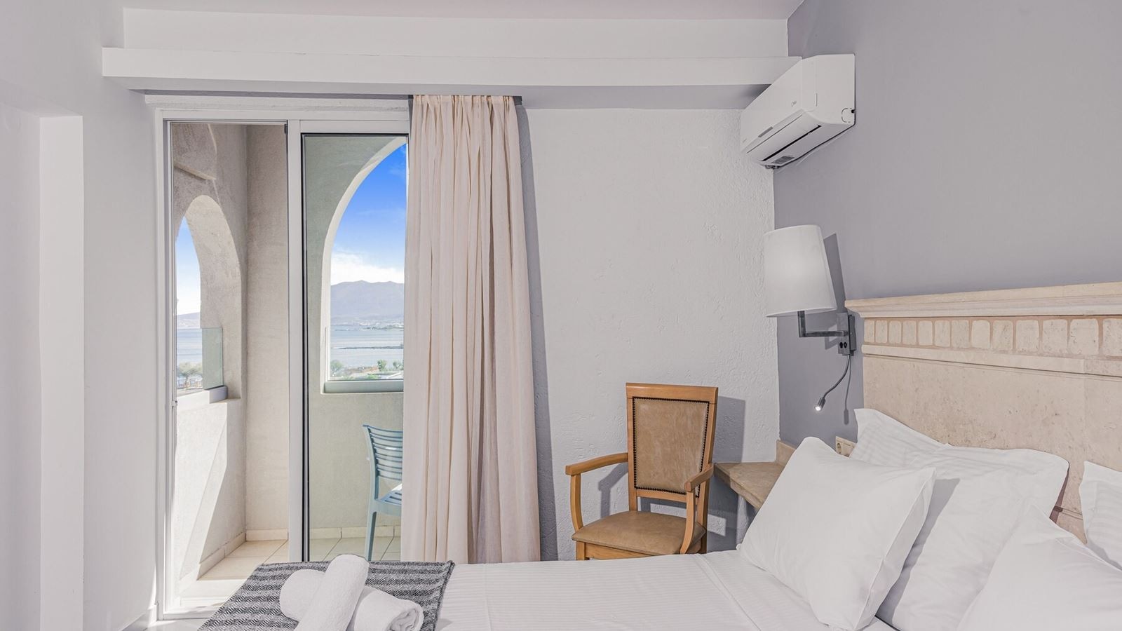 rooms-room-standard-double-side-sea-view-balcony-or-terrace