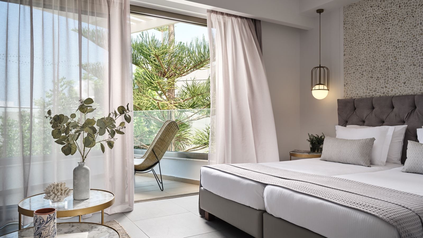 rooms-superior-double-room-side-sea-view