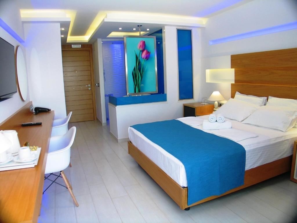 rooms-deluxe-room-with-direct-sea-view