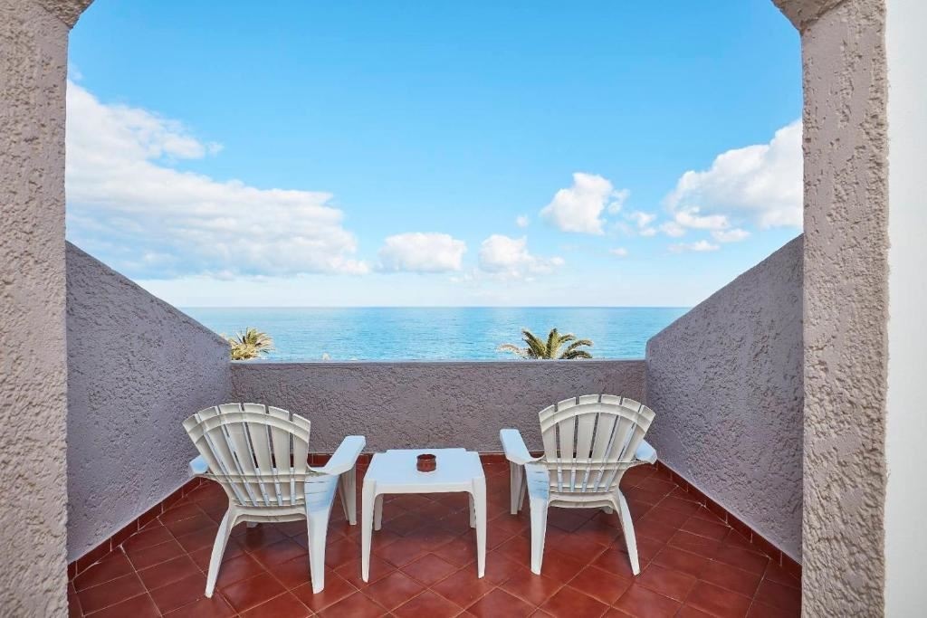 rooms-superior-room-with-direct-sea-view