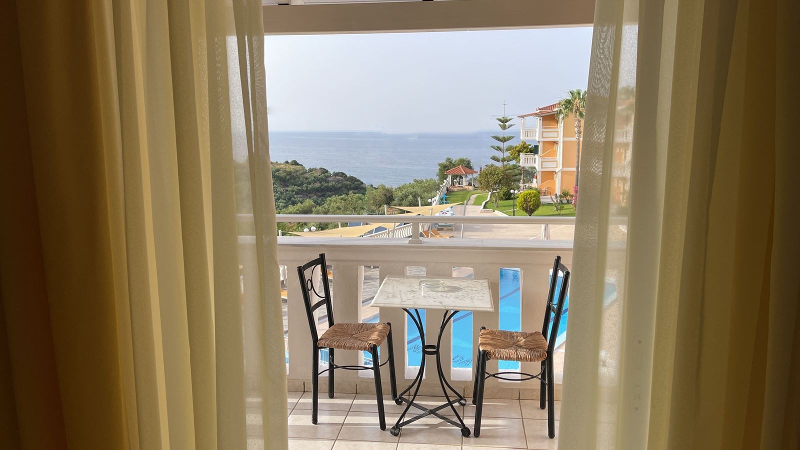 rooms-double-standard-room-sea-view