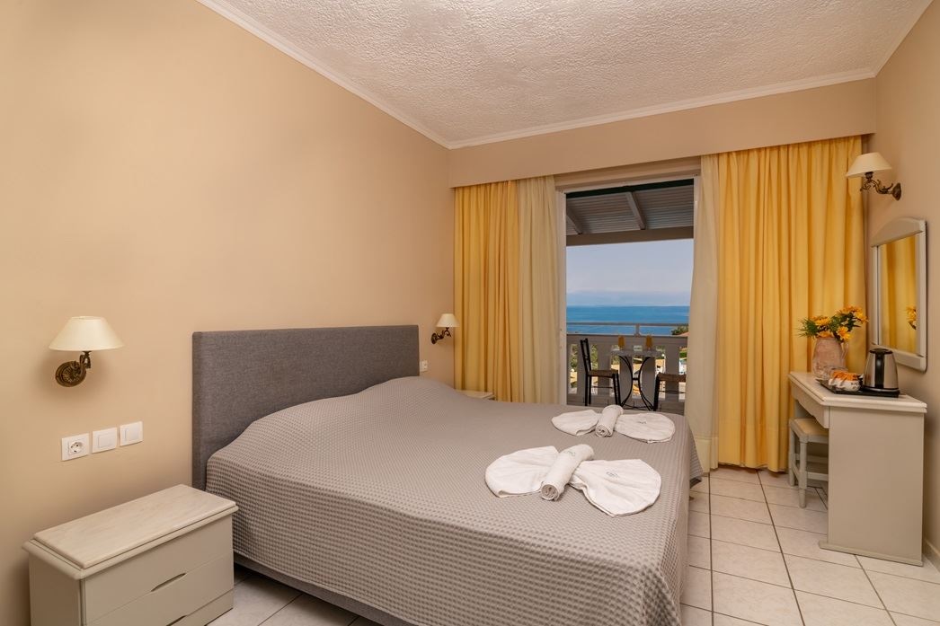 rooms-family-room-sea-view